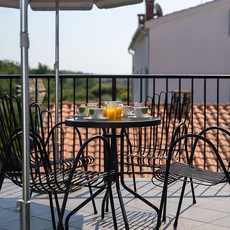 Apartments Oliva ポレッチ エクステリア 写真