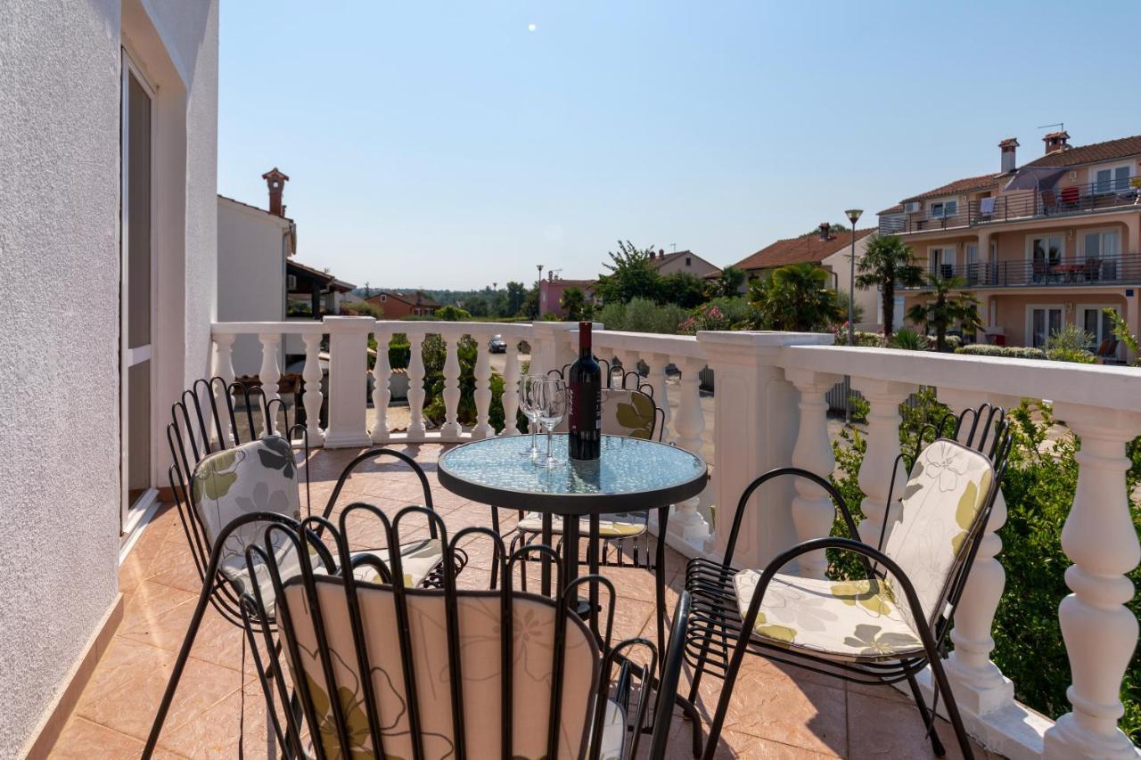 Apartments Oliva ポレッチ エクステリア 写真