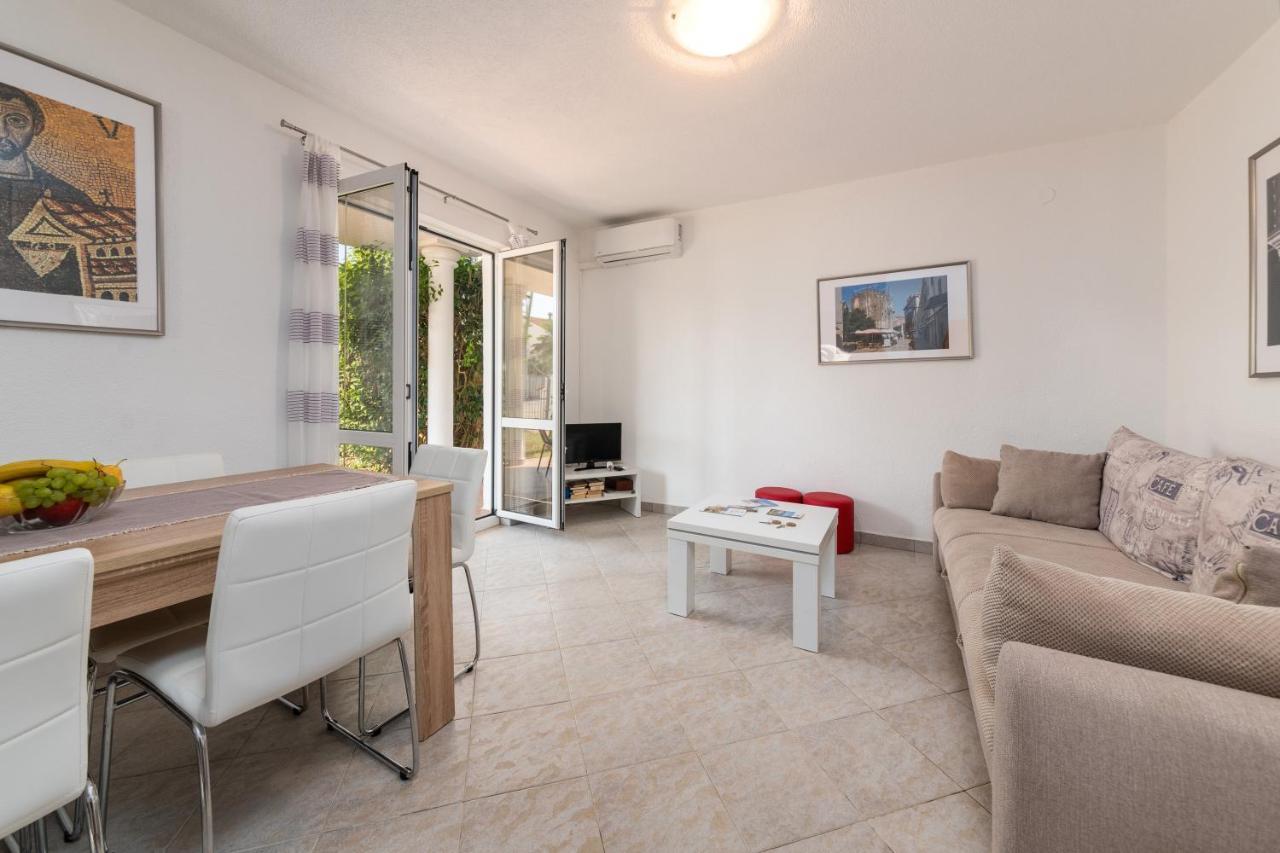 Apartments Oliva ポレッチ エクステリア 写真