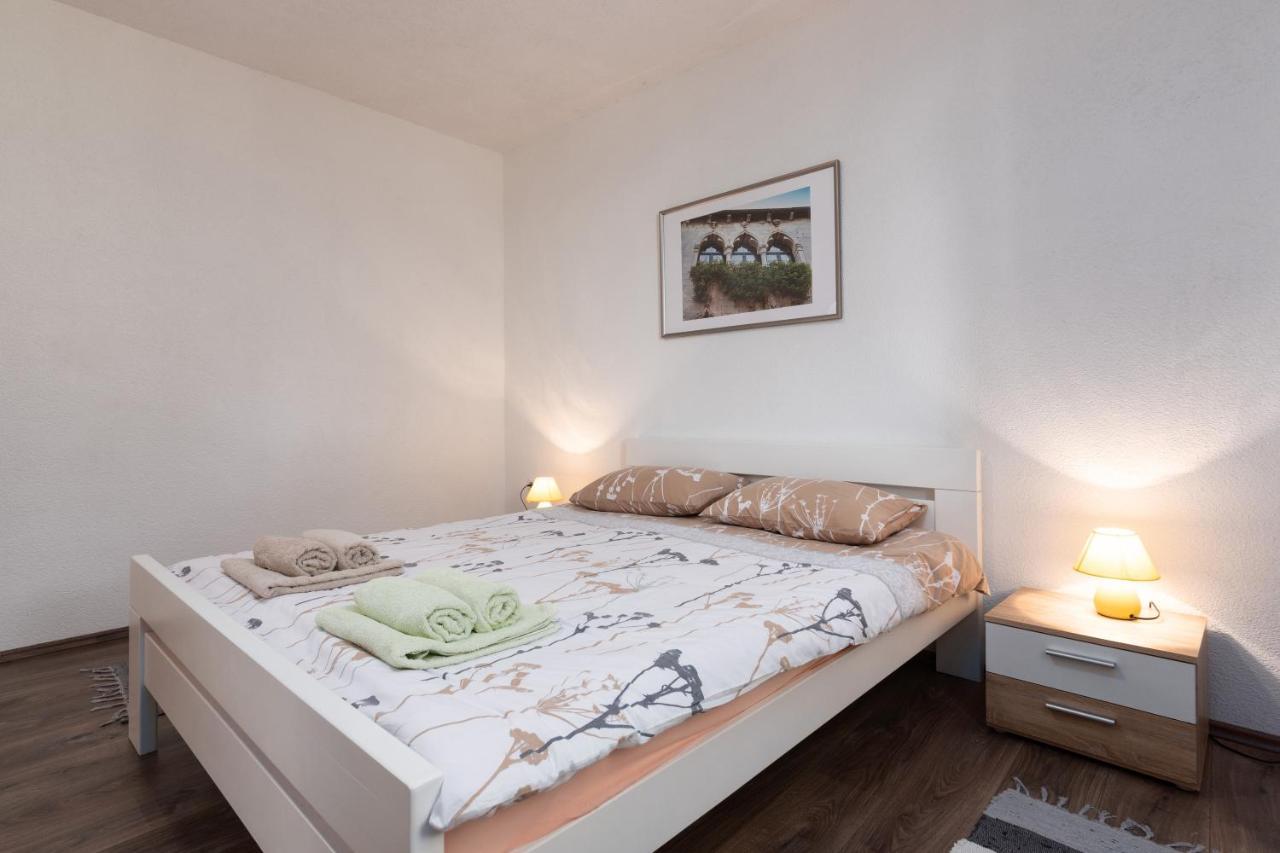 Apartments Oliva ポレッチ エクステリア 写真