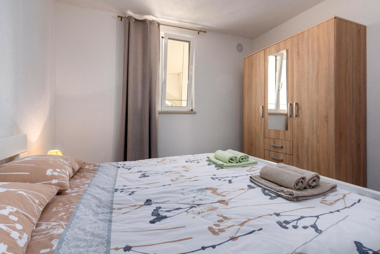 Apartments Oliva ポレッチ エクステリア 写真