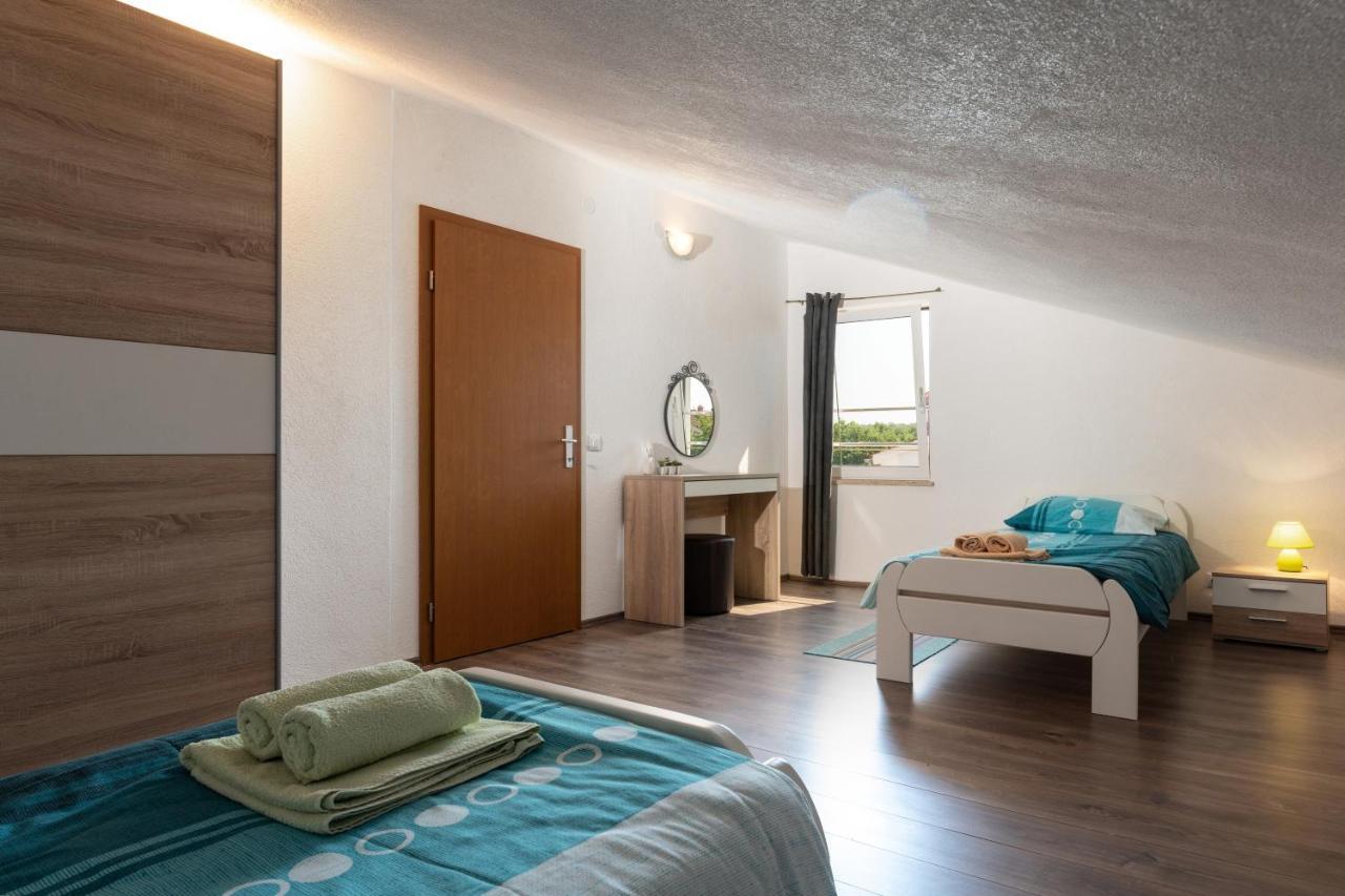 Apartments Oliva ポレッチ エクステリア 写真