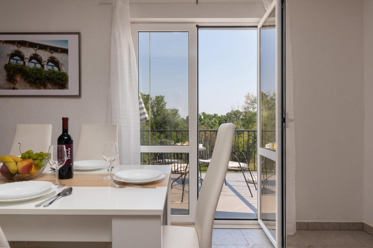 Apartments Oliva ポレッチ エクステリア 写真