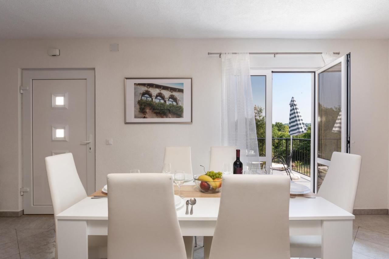 Apartments Oliva ポレッチ エクステリア 写真